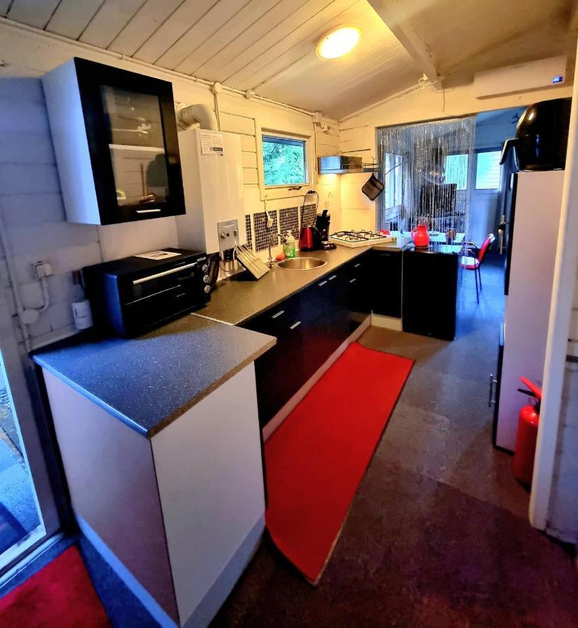 Chalet Op Een Rustig Park In De Natuur Putten Extérieur photo